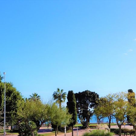 Seafront Apartment Torre Del Mar Esterno foto